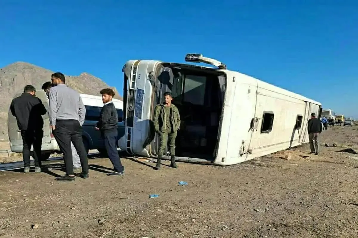 تصادف اتوبوس مسیر تهران – مشهد با تریلی ۲۵ مصدوم بر جای گذاشت