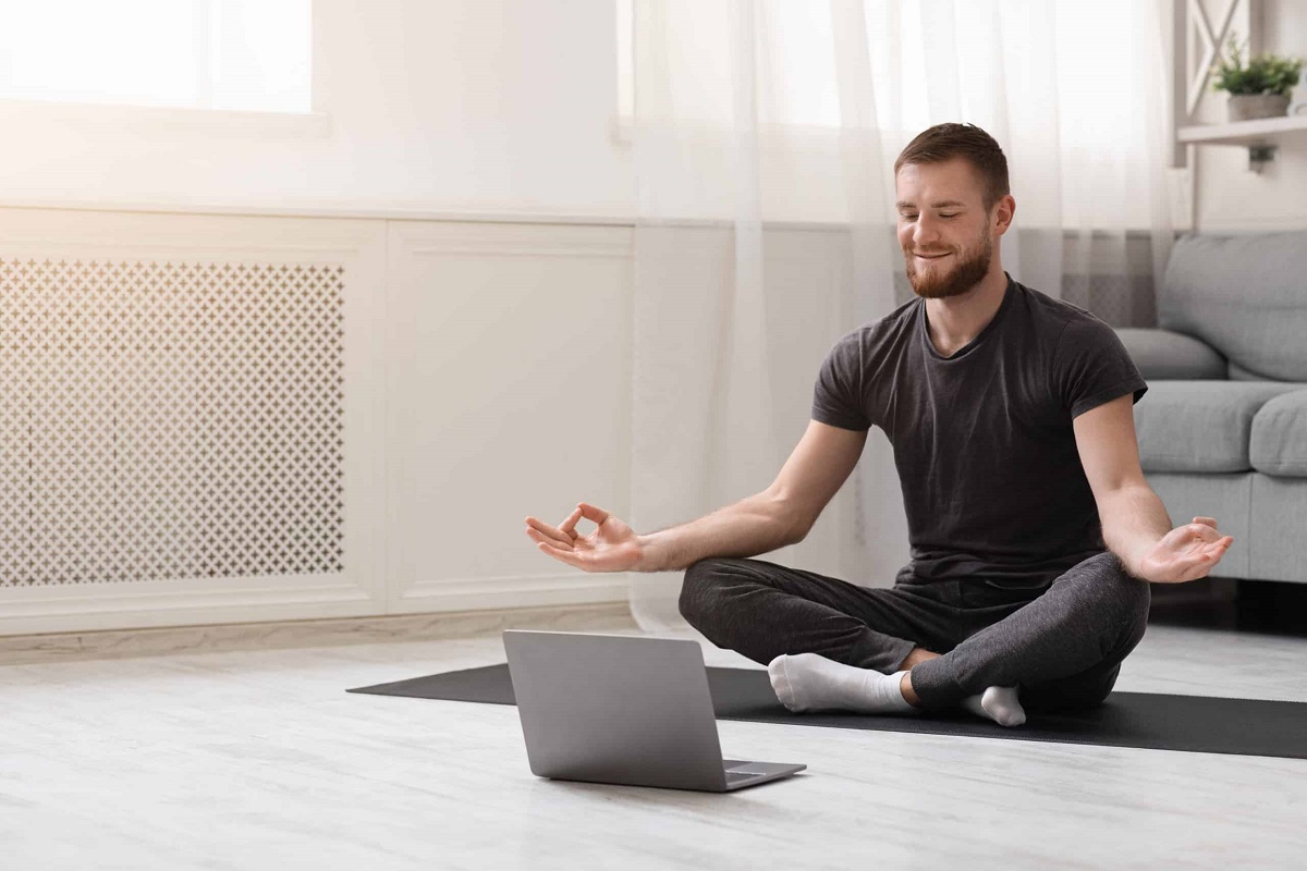 634324a63ef0a532d24b194e_guy-meditating-at-home-scaled