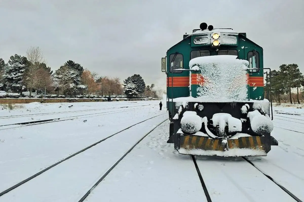 ایستگاه قطار مشهد برف