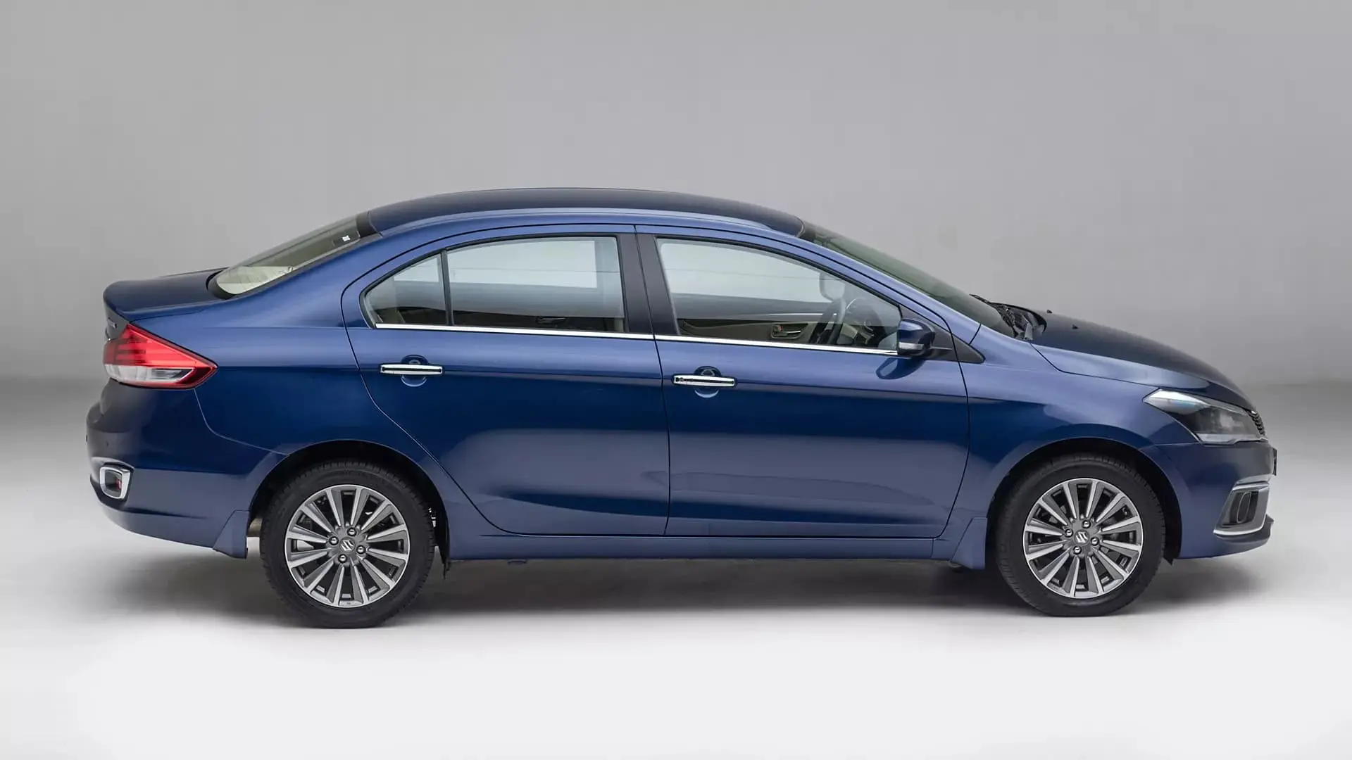 ciaz-exterior-right-side-view