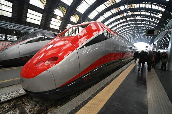 قطار پرسرعت جهان-قطارهای فرچروسا سری_ای تی آر ۵۰۰