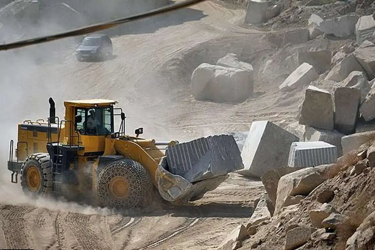 ایران بیش از ۵ میلیارد تن ذخایر سنگ آهن در اختیار دارد