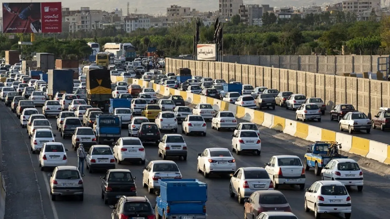 افزایش حجم بار ترافیکی در محورهای چالوس و فیروزکوه