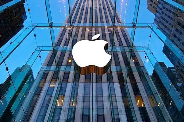 مدیران اپل نگران تبدیل‌شدن آیفون به «یک تکه آجر کودن» هستند