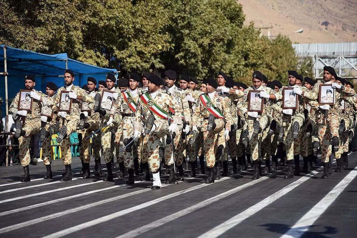 21 درصد از فروش نفت به نیروهای مسلح رسید/ 104 میلیون بشکه نفت ایران در اختیار نهادهای نظامی 