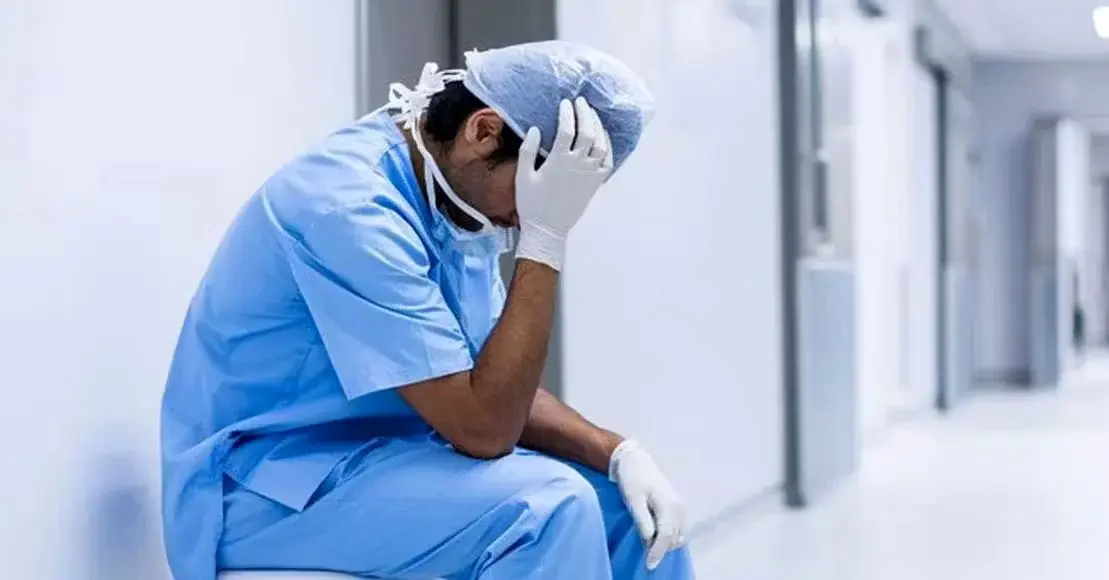 چرا خودکشی در میان پزشکان زیاد شده است؟