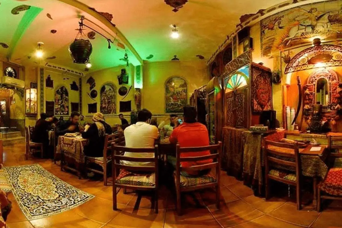بازار کساد رستوران‌داری در شیراز/گرانی در لیست منوی رستوران‌ها