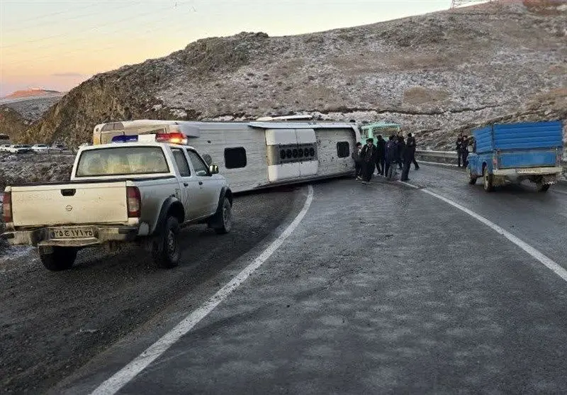 علت واژگونی اتوبوس کارکنان در جاده سونگون چه بود؟