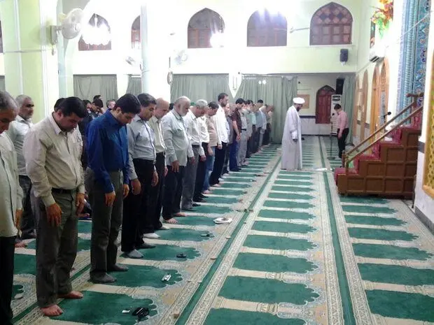 تصاویر پخش نمازجماعت یک مسجد سوژه شد + عکس