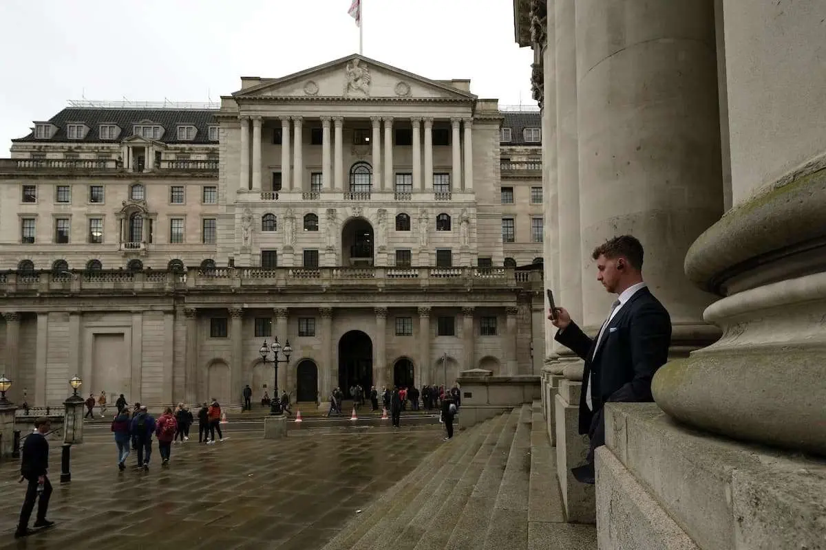 بریتانیا نرخ بهره را کاهش می‌دهد؟/ پاسخ بانک مرکزی به خواسته نمایندگان مجلس چیست؟
