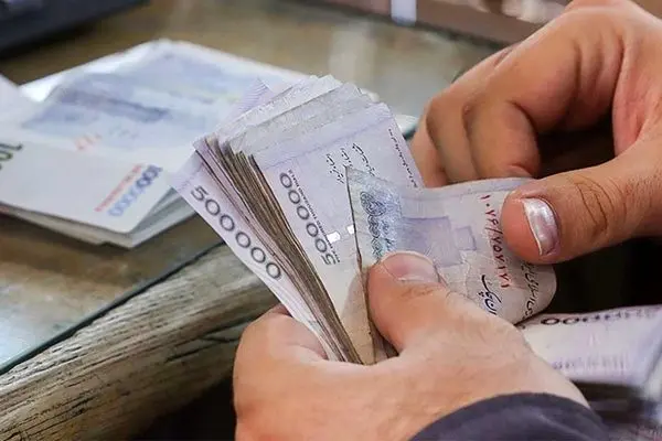 حداقل حقوق کارگر ایرانی به دلار چقدر می‌شود؟ + اینفوگرافیک