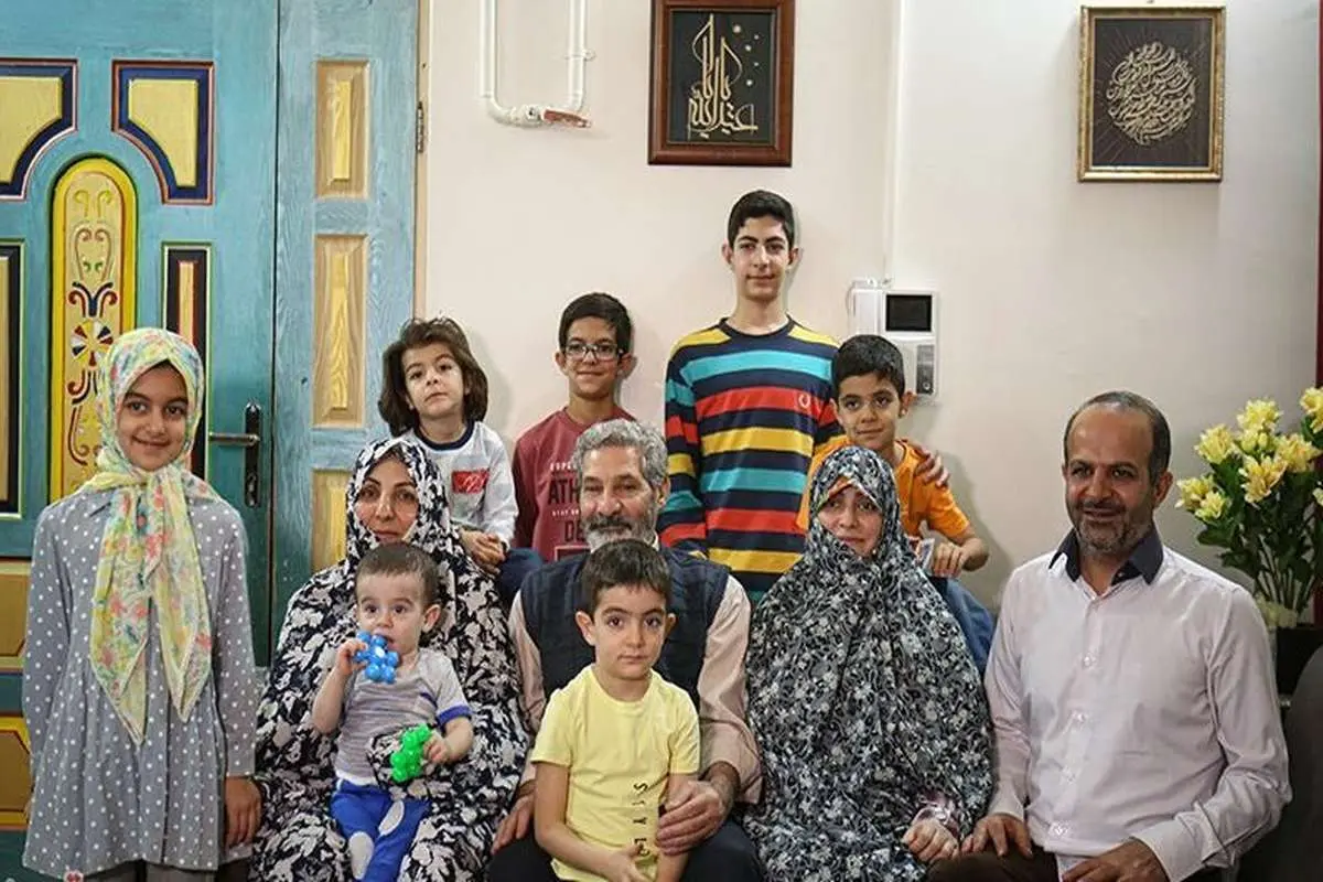 خانواد تبلیغ‌کننده فرزندآوری با ۱۰ فرزندشان از ایران مهاجرت کردند!