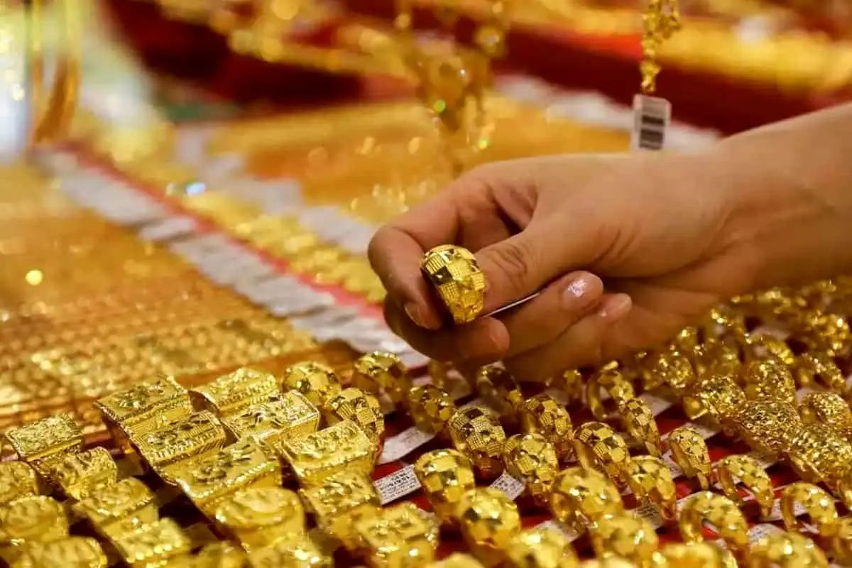 اخذ مالیات 25 درصدی از معامله‌گران طلا صحت ندارد
