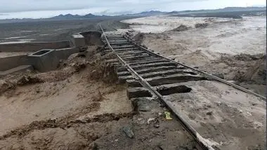 سیلاب مسیر ریلی راه آهن زاهدان - میرجاوه را بست