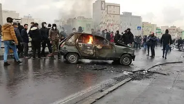 هشدار روزنامه اصلاح‌طلب نسبت به برنامه تندورها برای تکرار بحران‌سازی در سال ۹۶ 