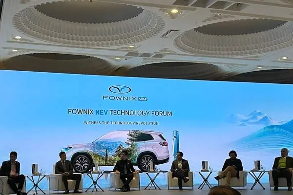 رونمایی از فونیکس FX برقی در نمایشگاه خودرو شیراز + مشخصات فنی