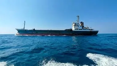 توقیف شناور حامل سوخت قاچاق در آب‌های خلیج فارس