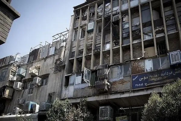 حریق یک ساختمان اداری در خیابان سمیه تهران