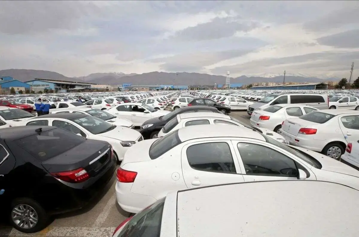 ۱۴ هزار خودرو در احتکار یکی از خودروسازان