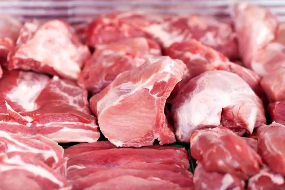 فساد در واردات گوشت/ قیمت گوشت قرمز باید 250 هزار تومان باشد