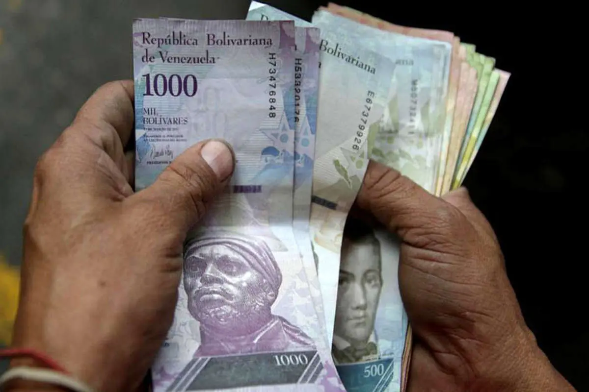 سقوط ۱۰۰ درصدی پول ونزوئلا در برابر دلار
