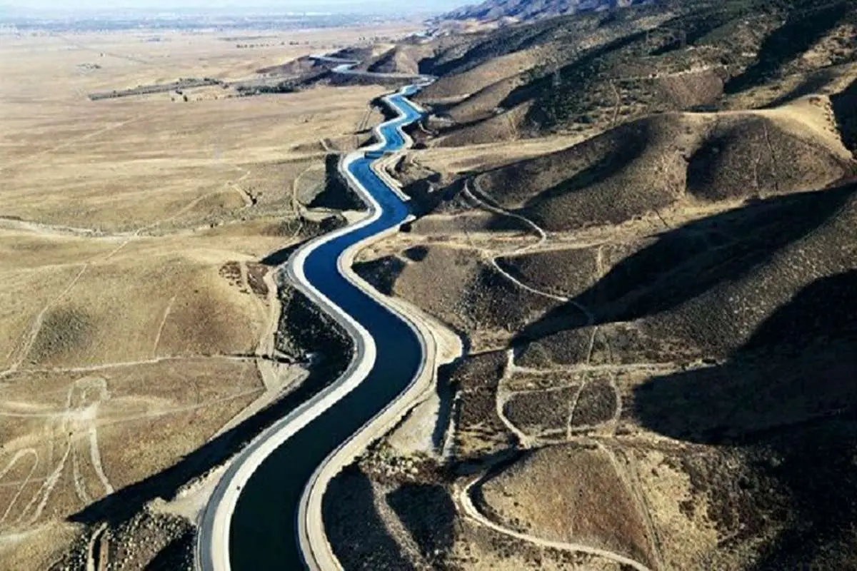 انتقال آب دریا به سیستان و بلوچستان مشکلات کم‌آبی استان را برطرف خواهد کرد