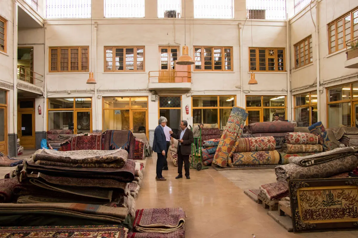 روایتی تصویری از کسب‌وکار تاجران فرش ایرانی