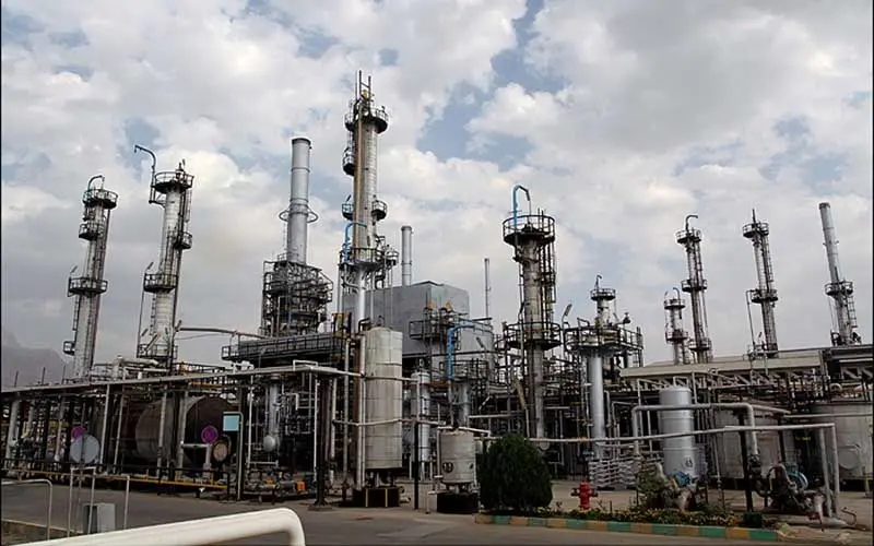 تولید ۱۲.۴ میلیون لیتر بنزین در پالایشگاه آبادان