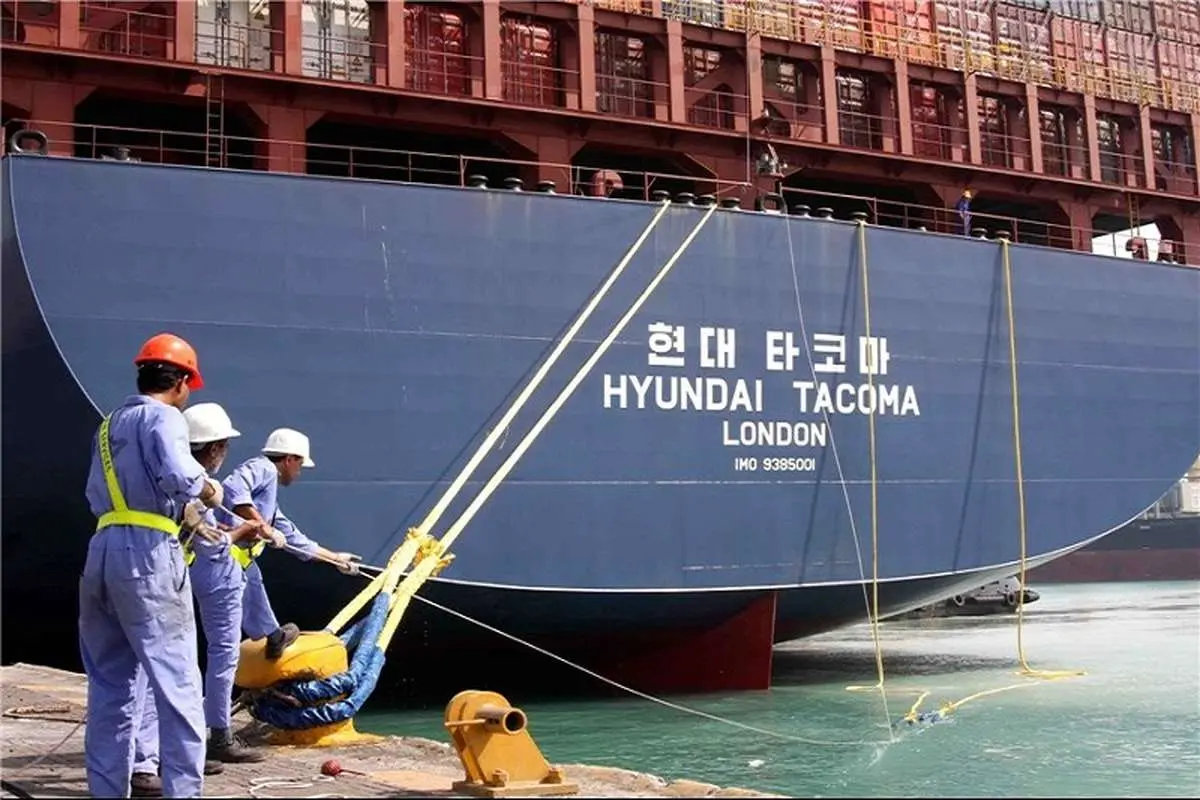 شرکت کشتیرانی هاپاگ لوید آلمان فعالیت خود در ایران را کاهش داد