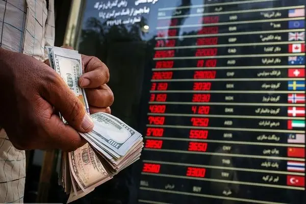  قیمت دلار و یورو در مرکز مبادله ایران اعلام شد
