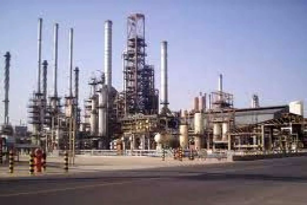 ایران در یک قدمی صادرات بنزین قرار دارد