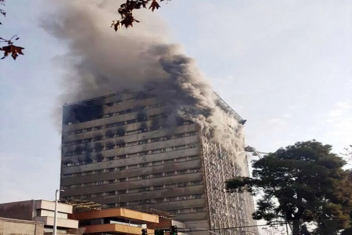 ساختمان پلاسکو در آتش سوخت/مصدومیت بیش از 30 نفر