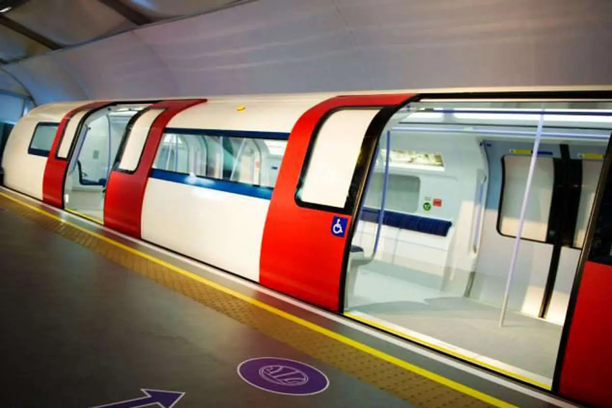 Будущие метрополитены. Siemens inspiro Лондон. Метропоезд Siemens inspiro. Новый поезд лондонского метро 2022.