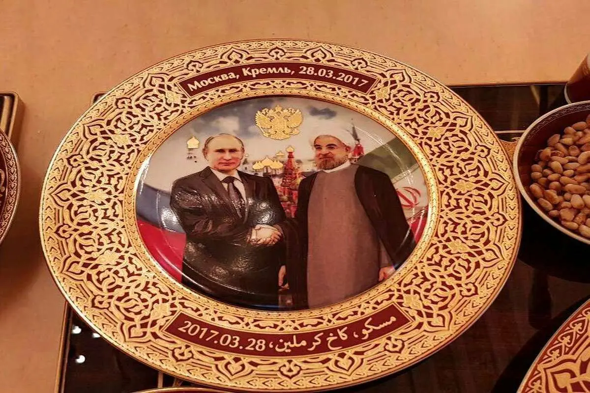 بشقاب ویژه کاخ کرملین در ضیافت پوتین به افتخار رئیس جمهور ایران