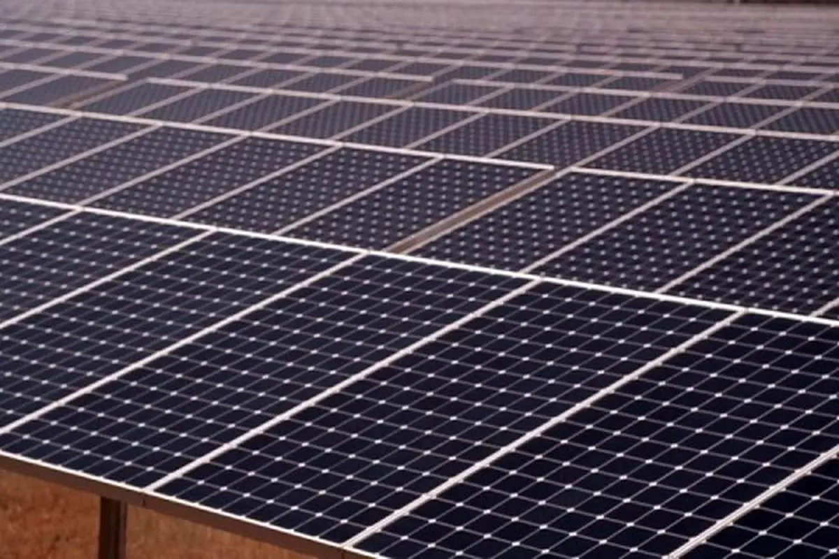 نیروگاه 10 مگاواتی خورشیدی در اصفهان افتتاح شد