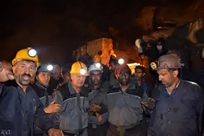 بازدید وزیر کار از عمق ۱۴۰۰ متری معدن آزادشهر