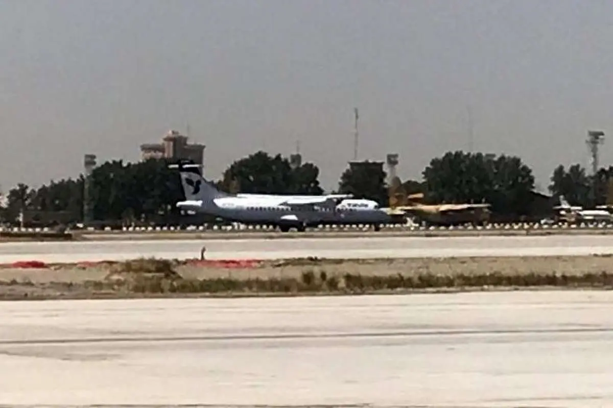 نخستین هواپیمای سبک برجامی در مهرآباد به زمین نشست