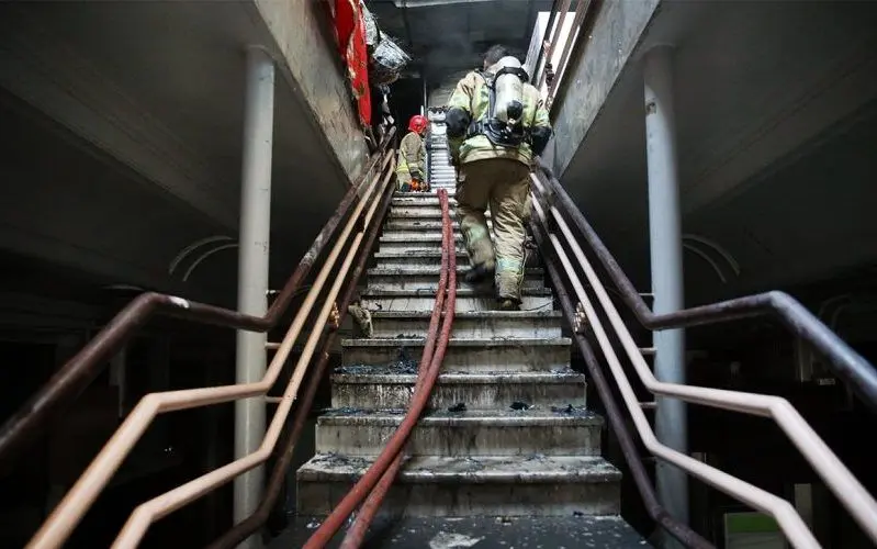 آتش‌سوزی در سپه‌سالار / کارگاه کفاشی در آتش سوخت