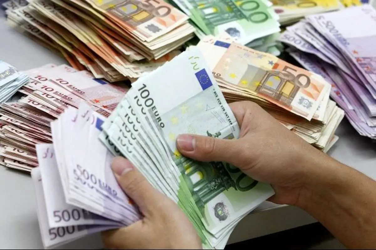 رشد 3 ریالی ارزش دلار بانکی و پوند و افت یورو