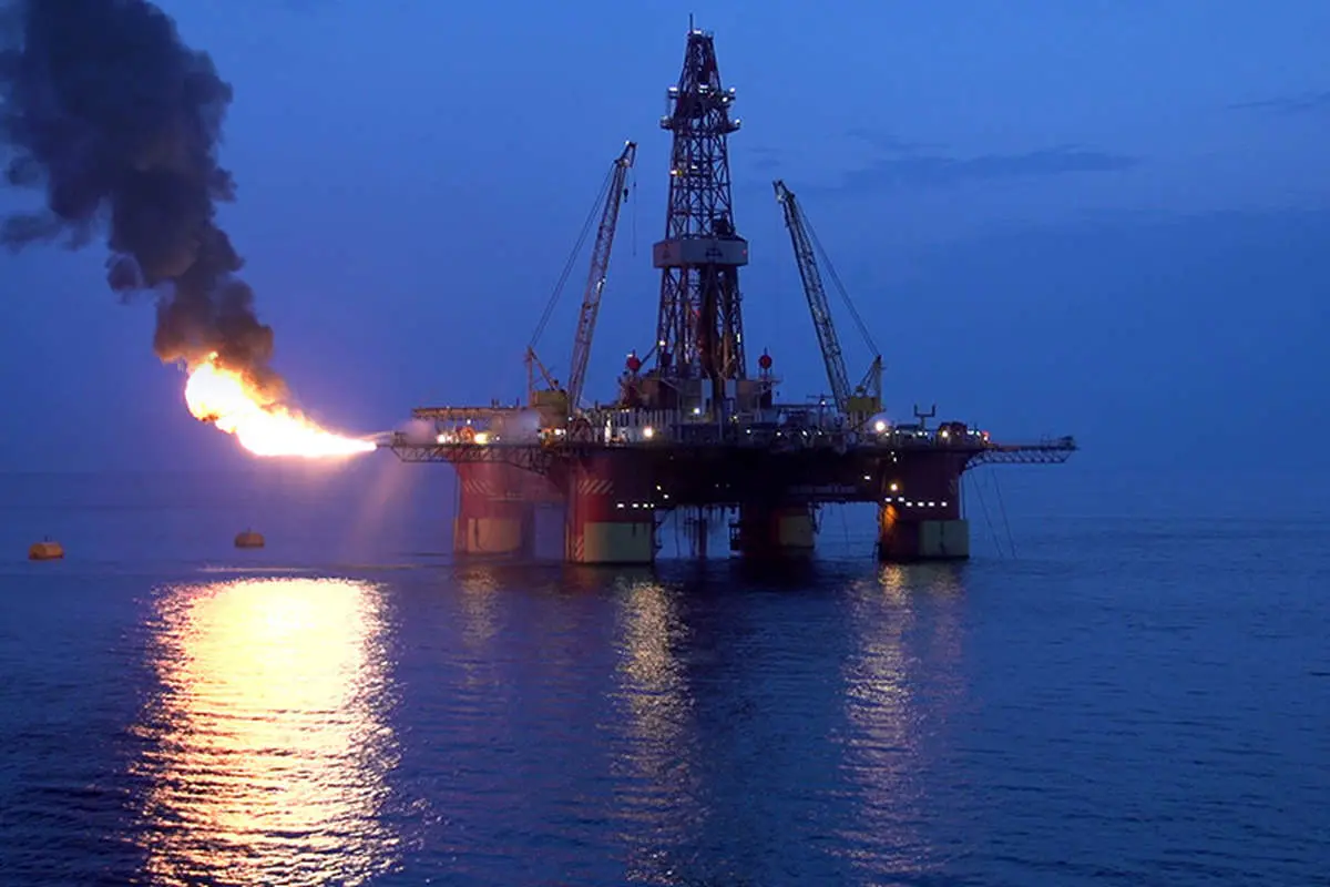 ایران با روسیه، نروژ و چین برای توسعه میدان‌های نفتی خزر مذاکره کرد