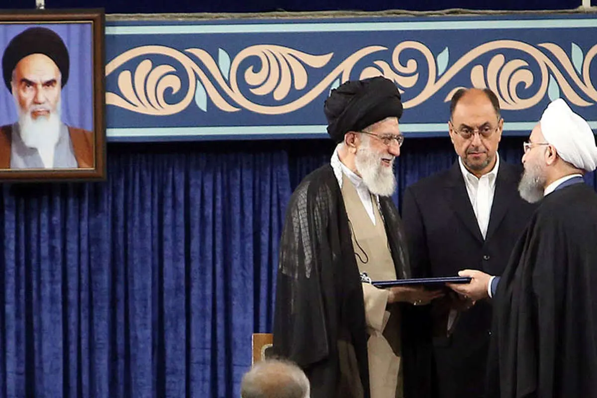 رهبر انقلاب رای ملت ایران را به رئیس‌جمهور تنفیذ کرد