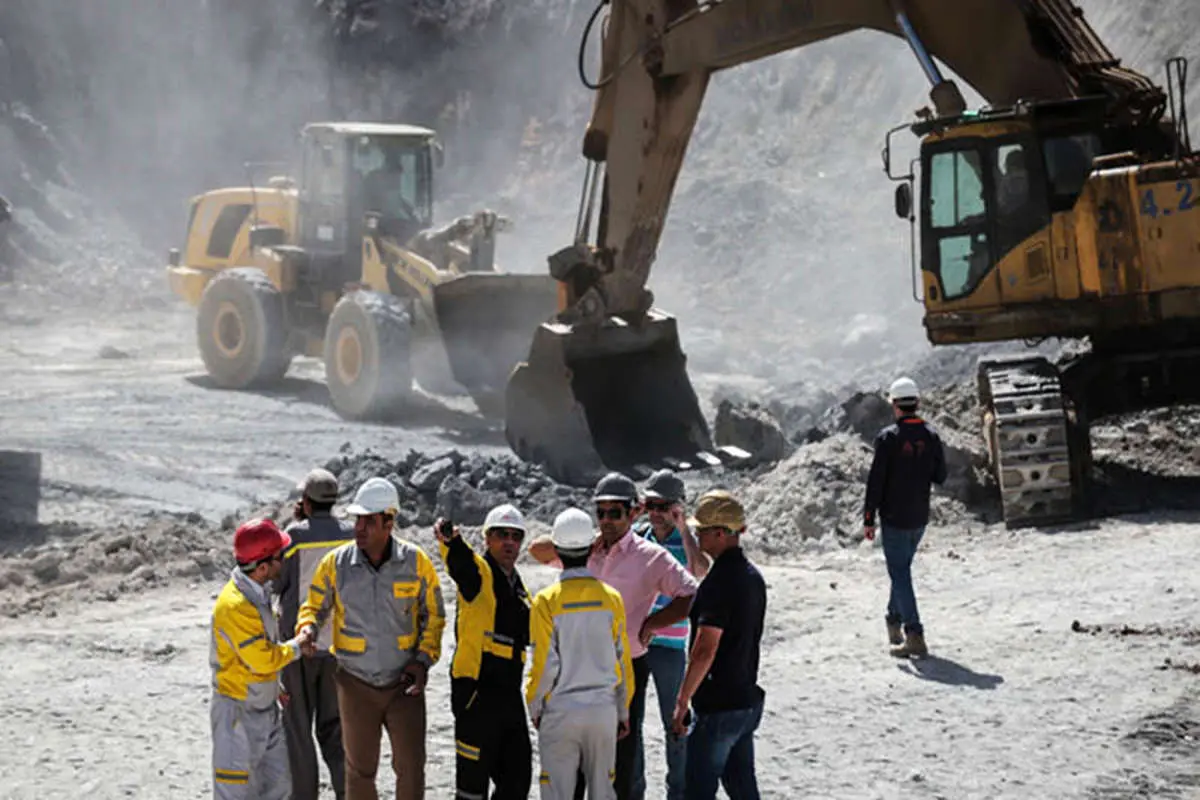 کارگران بزرگ‌ترین معدن طلای ایران ۵ ماه حقوق نگرفته‌اند