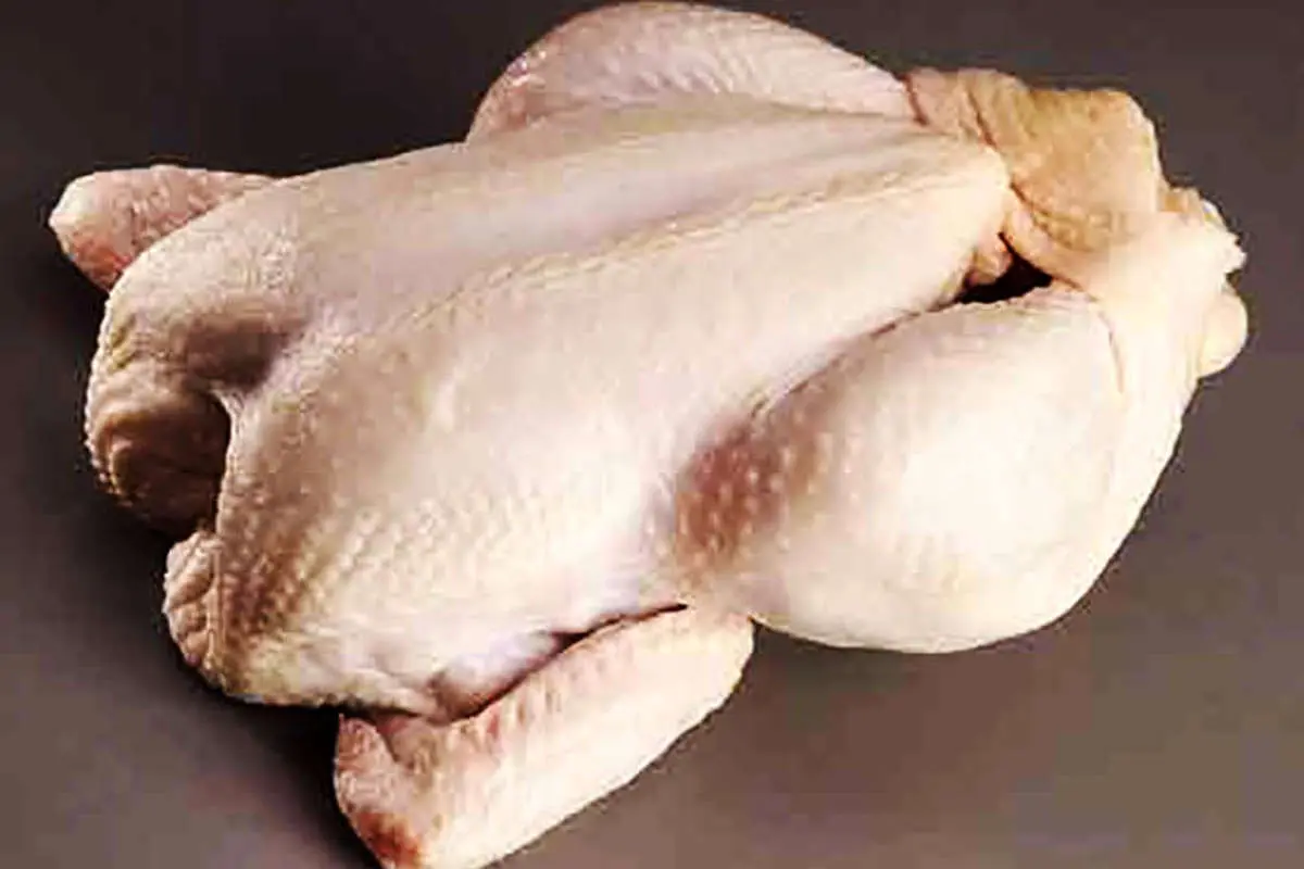 ثبات نسبی قیمت مرغ در بازار با نرخ ۶۹۵۰ تومان