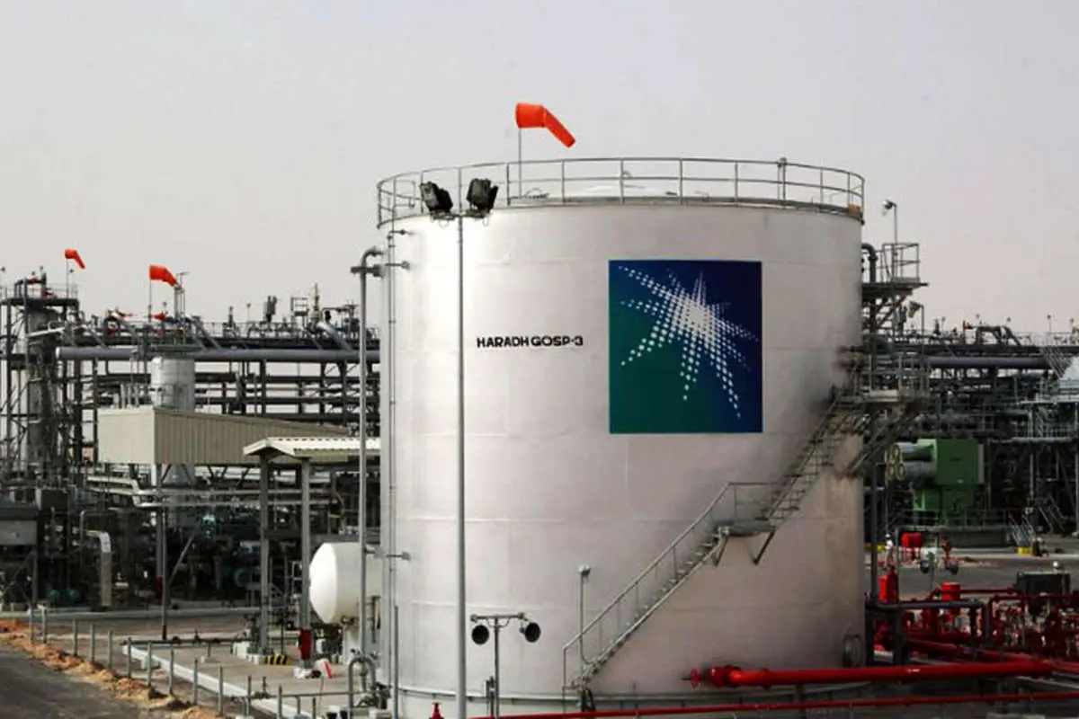 کاهش فروش نفت عربستان در ماه آینده