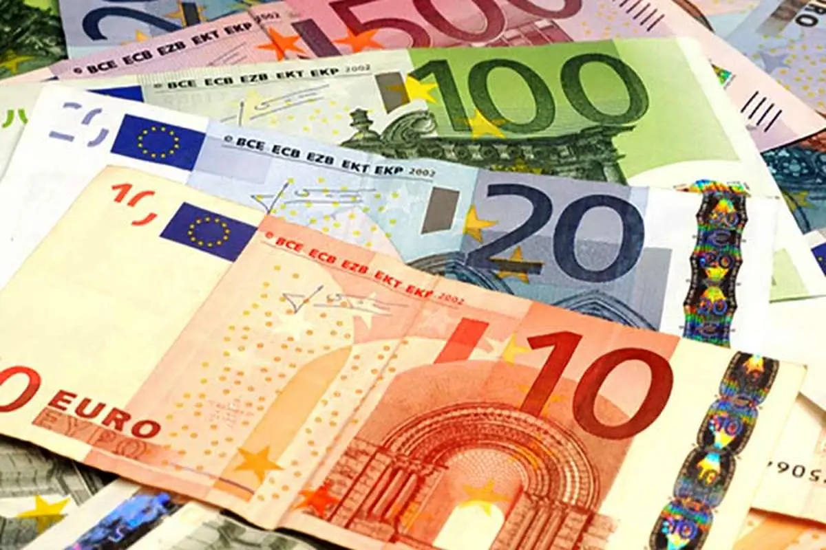 ثبات نرخ دلار و سکه در روز کاهش ۳۰ تومانی یورو