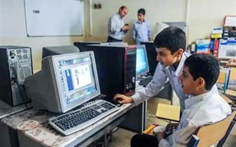 ۸ میلیون کودک و نوجوان ایرانی روزانه ۶ ساعت در فضای مجازی سیر می‌کنند