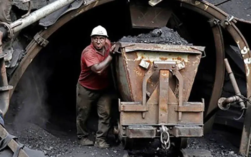 تعطیلی معادن زغال‌سنگ زلزله‌زده ادامه دارد
