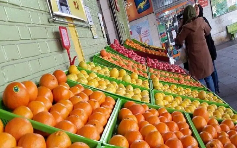 پرتقال و نارنگی در بازار شب یلدا به وفور وجود دارد