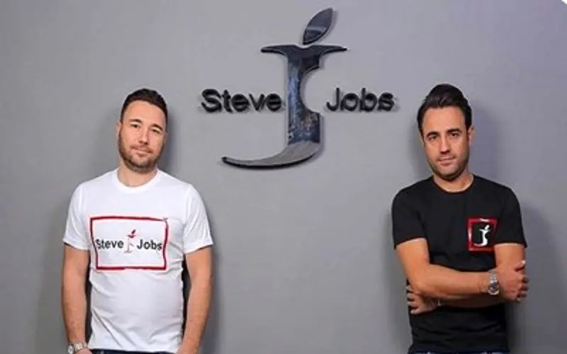 خشم اپل از تاسیس شرکتی به نام استیو‌جابز در ایتالیا
