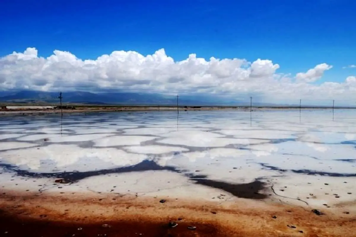 مقایسه وضعیت خشک شدن دو دریاچه «نمک» و «ارومیه»